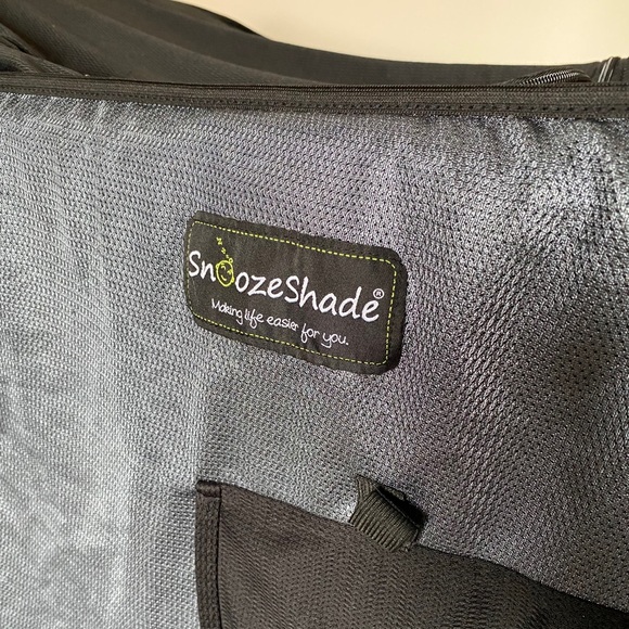 Snoozeshade blackout curtain for pack and play - Picture 2 of 4